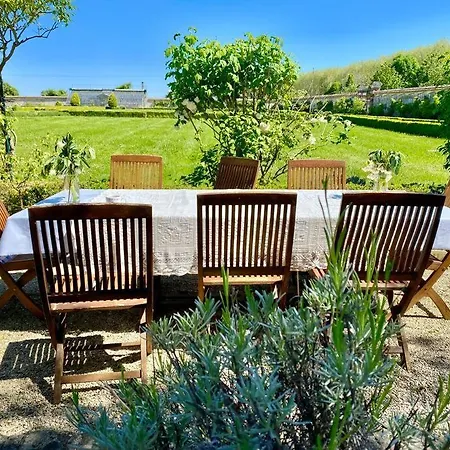 Charming Romantic Tower In Chateau Estate * Ocquerre