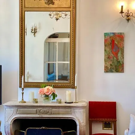Charming Romantic Tower In Chateau Estate Hébergement de vacances *