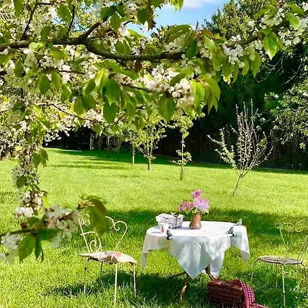 Charming Romantic Tower In Chateau Estate * Ocquerre